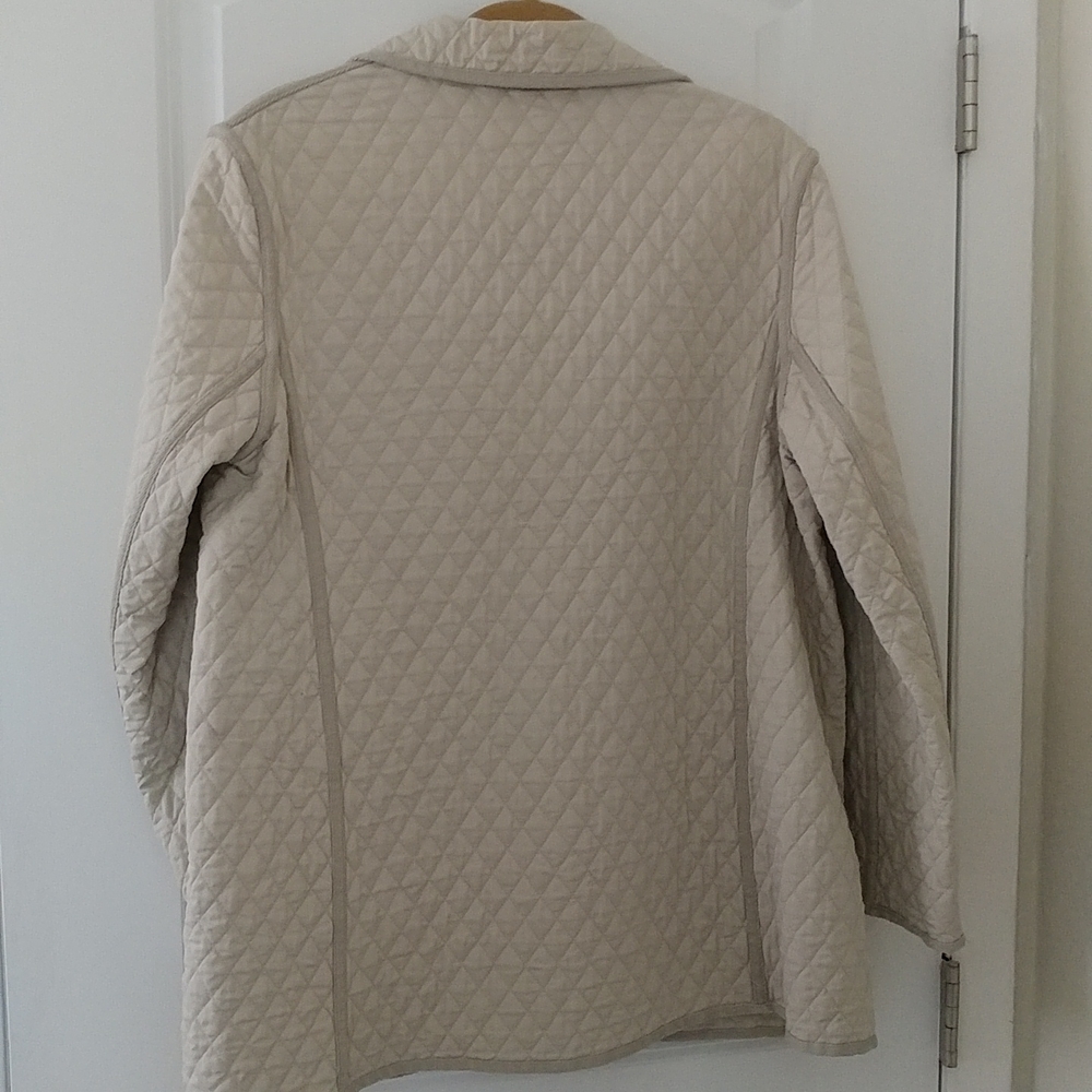 Light weight jacket - Picture 2 of 3
